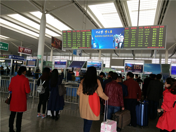 候車(chē)大廳四塊LED電子屏