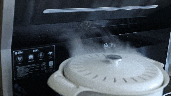 側(cè)吸加大風(fēng)輪營造強(qiáng)勁吸力