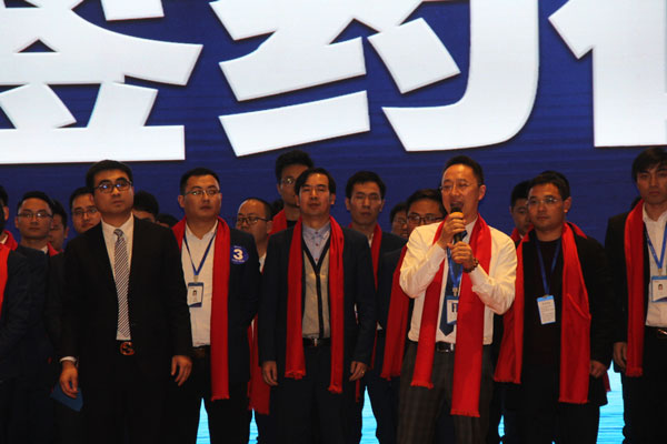 (錢總與藍炬星勇士們)