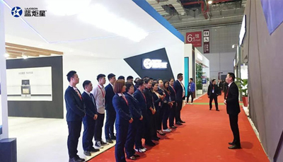 集成灶行業(yè)群雄逐鹿，為何藍炬星如此突出？答案就在......