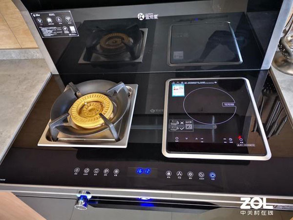 (藍炬星S5控制面板全部位于灶臺面上)