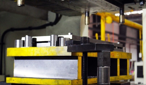 無(wú)人操控的機(jī)器自動(dòng)工序化