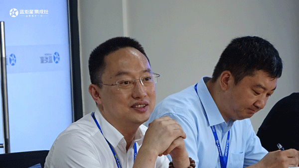 錢總與竺主席進(jìn)行了各方面的細(xì)致討論