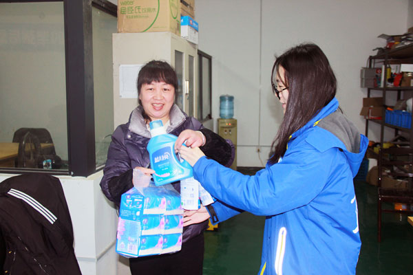 藍炬星總經辦為各個部門在崗女職工送上暖心福利