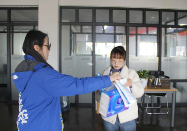 藍炬星總經辦為各個部門在崗女職工送上暖心福利