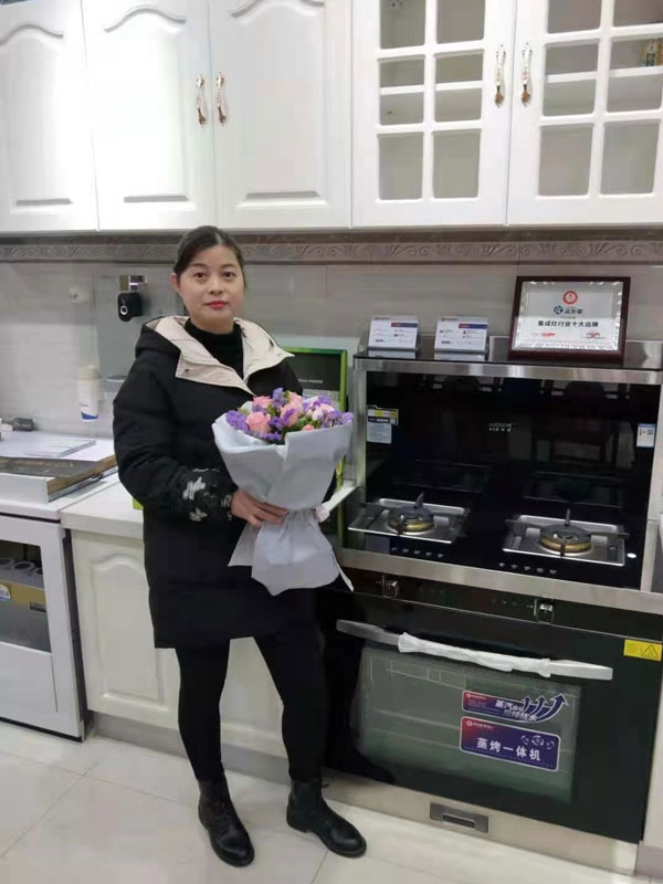 藍炬星總經辦為各個部門在崗女職工送上暖心福利