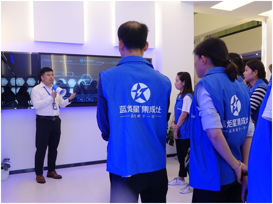 加入藍炬星集成灶加盟，選擇一份可持續掙錢的事業！